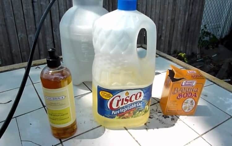How to Fix a Brown Patch in Your Lawn: 6 Steps 8 Making Natural Fertilizer